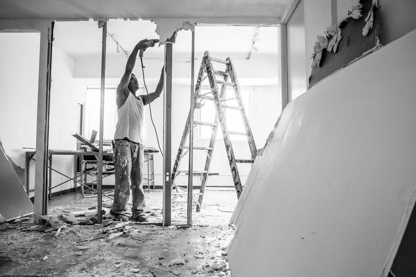 Handwerker beim Trockenbau