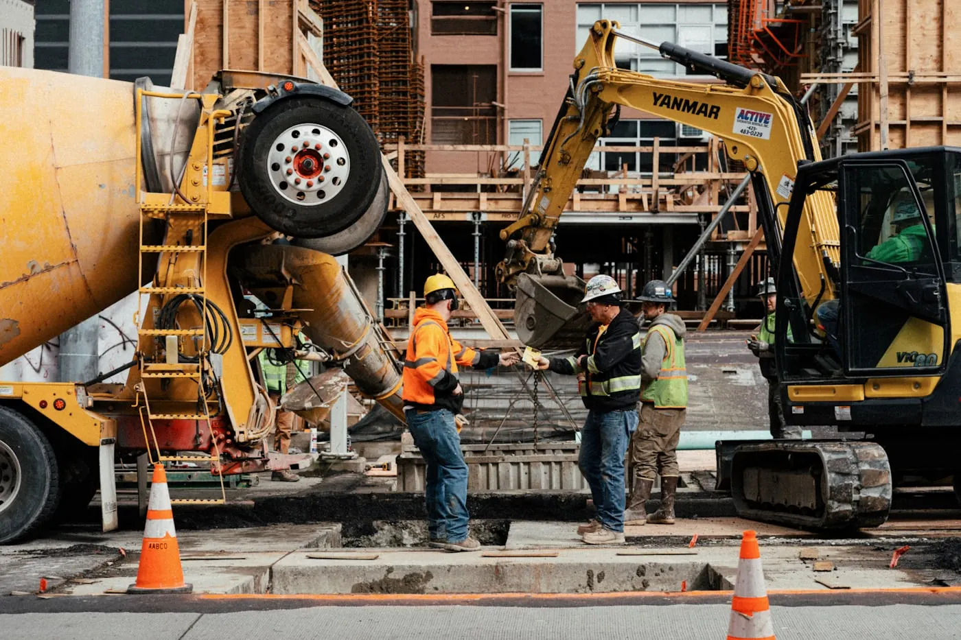 Das Bauwelt-Team auf der Baustelle